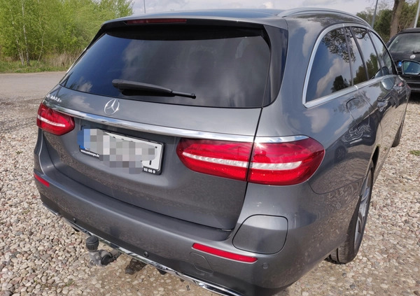 Mercedes-Benz Klasa E cena 123500 przebieg: 142000, rok produkcji 2020 z Ostrołęka małe 742